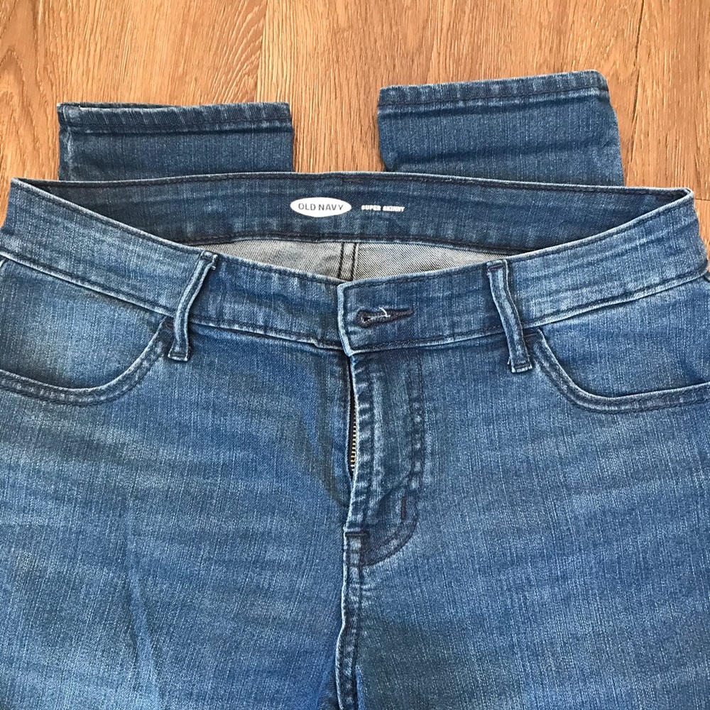 Old Navy Super Skinny Jeans - Picture 2 of 3